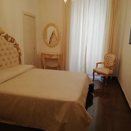 Da Francesco Stazione 3* Nápoles
