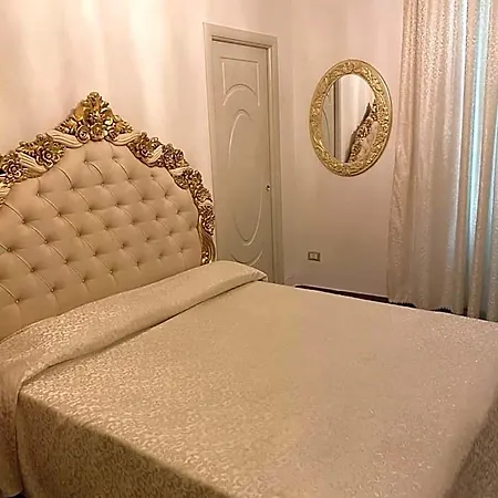 Da Francesco Stazione Bed and breakfast 3*
