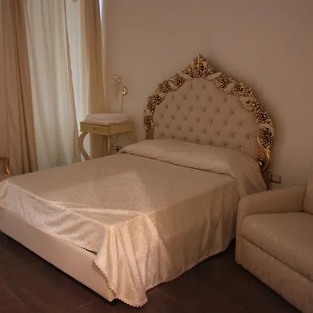 Maria Francesca Couette-café